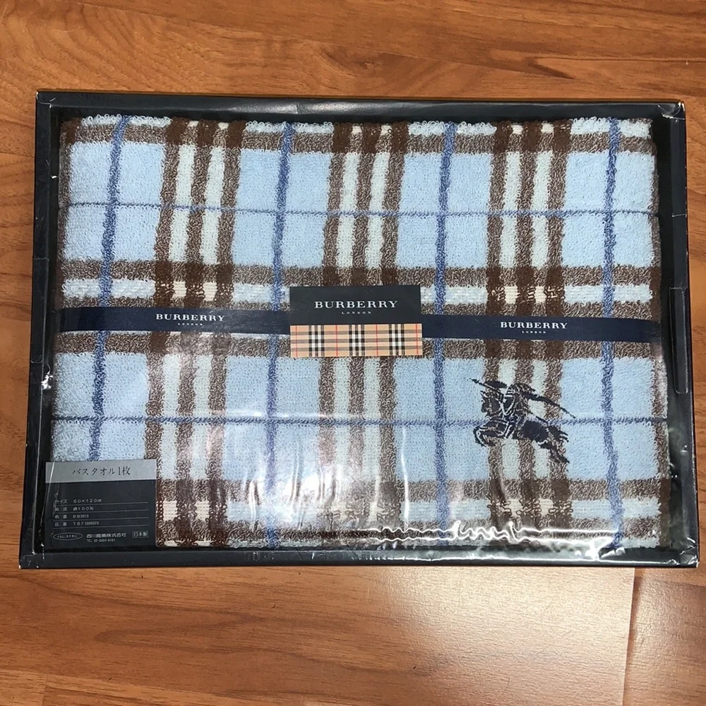 Brand New in Box Authentic Burberry Bath Towel